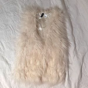 H&M Cream Faux Fur Vest NWOT - US 2